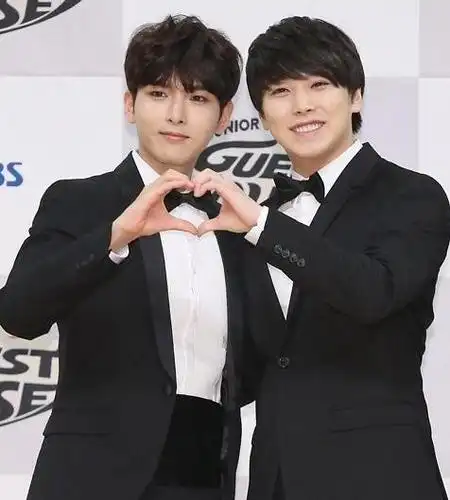 李晟敏:sj晟敏本周大婚 队友厉旭演唱祝歌