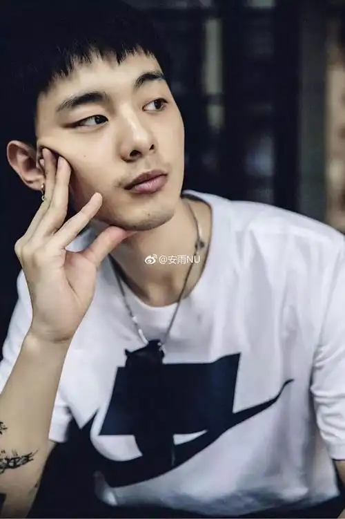 安雨引发抢人大战导师汪峰险失控