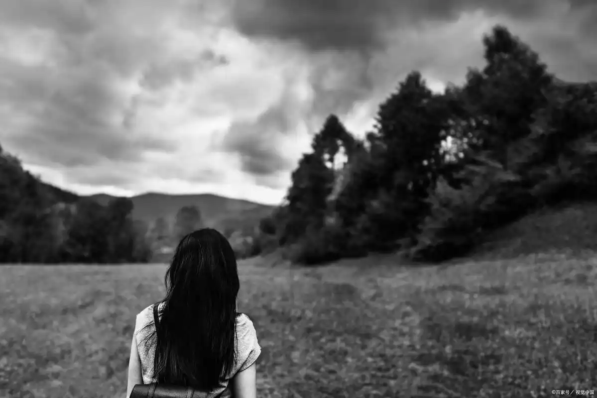 老公一个月工资10000多,我每个月想拿给父母2000元