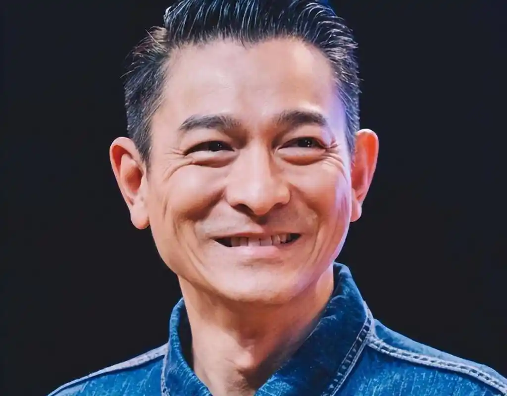 61岁刘德华近照大变样!