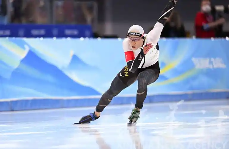 速度滑冰——男子500米决赛赛况_新华社_高亭_比赛