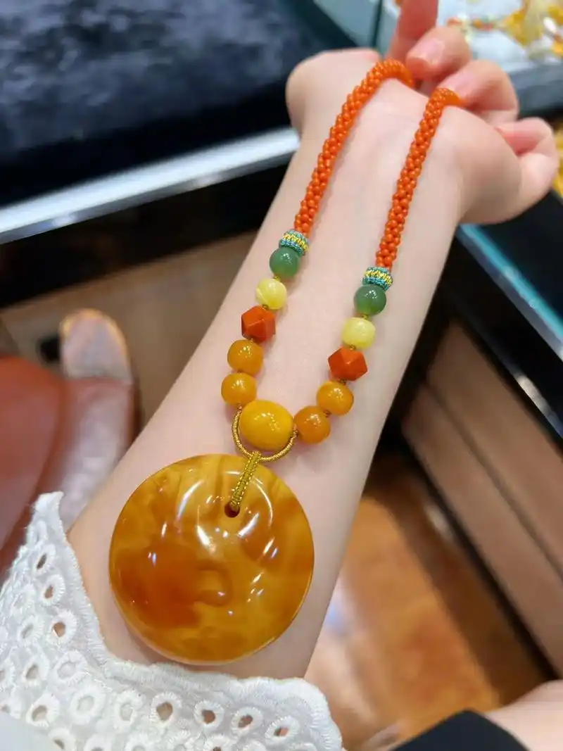 精品太好看了,天然欧洲老蜜蜡公主扣吊坠项.#上热门97 精品 - 抖音