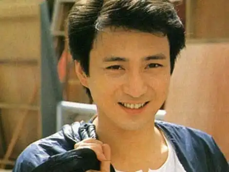 艺人,有日后红极一时的汤镇业以及和艾威一样演了一辈子配角的廖启智