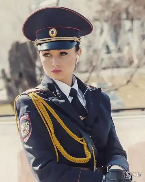 俄国美女骑警Татьяна帅照制服控的终极诱惑
