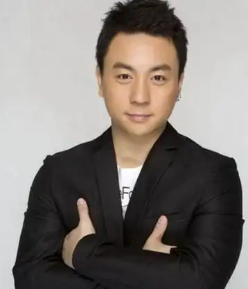 在释小龙长大之后,有一段时间,释小龙变胖了,很多网友纷纷表示:胖了