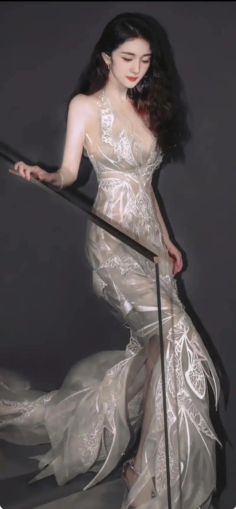 白天鹅～#杨幂#向全世界安利杨幂#杨幂芭莎蕾丝纱裙造型 #美 - 抖音