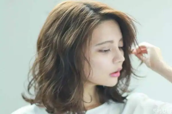 卷发做什么发型不老气 2020流行什么卷发