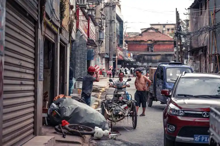 岳阳的老街巷仿佛时间定格在90年代
