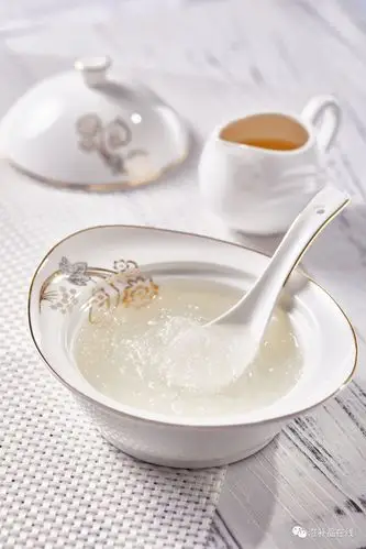当你知道一碗燕窝的营养后,相信你不会觉得它有多贵了!