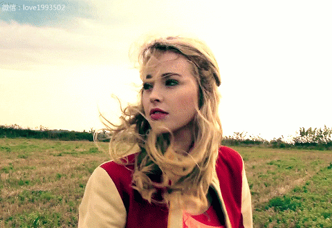 郊外惊艳美女动态图 清新唯美