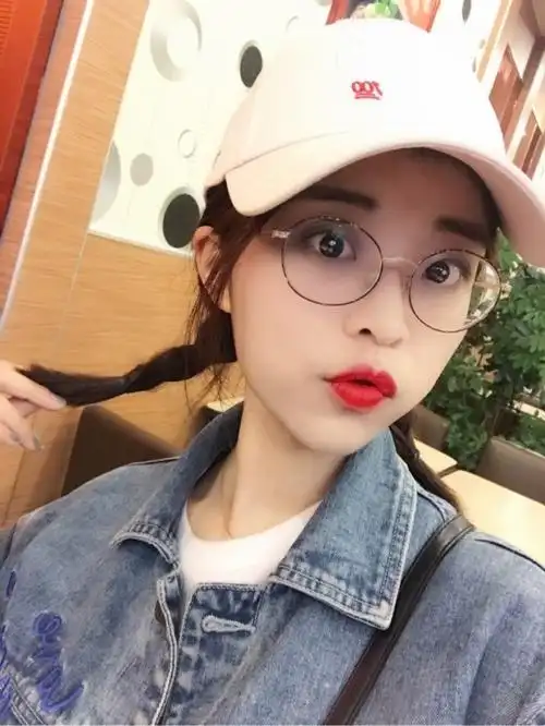 二十岁左右的女生怎么穿得可爱显得萌萌哒