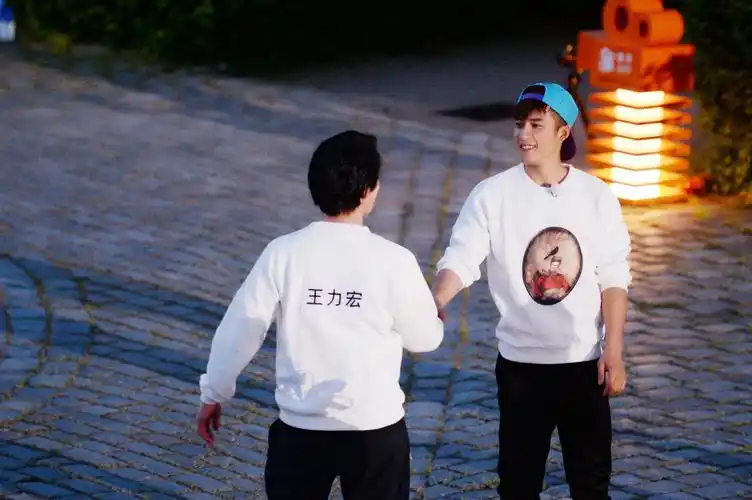 奔跑吧第五季收官 韩东君变身能力者