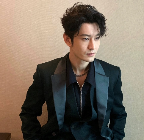 黄晓明和李菲儿同台,baby重提当年旧事,黄晓明再次霸气护妻