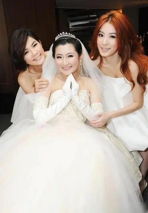 婚礼上的动作就暴露了|selina|hebe|田馥甄|俞灏明|娱乐圈_网易订阅