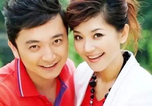 央视主持人方琼原来不姓方,和大8岁领导闪婚生子,她过得幸福吗?