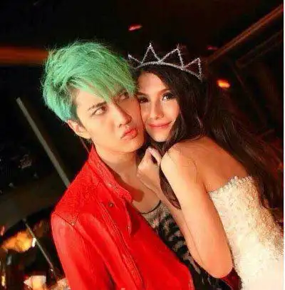 mike前女友sara产子因泰国不允许堕胎 aom李海娜当干妈兴趣爱好:弹