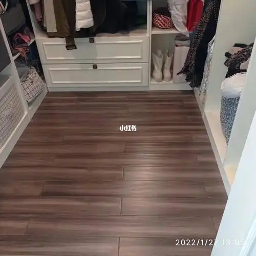 咖啡色75的地板你见过吗