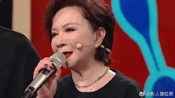 不愧能上春晚,蔡明提前来现场彩排抠细节,值得学习!