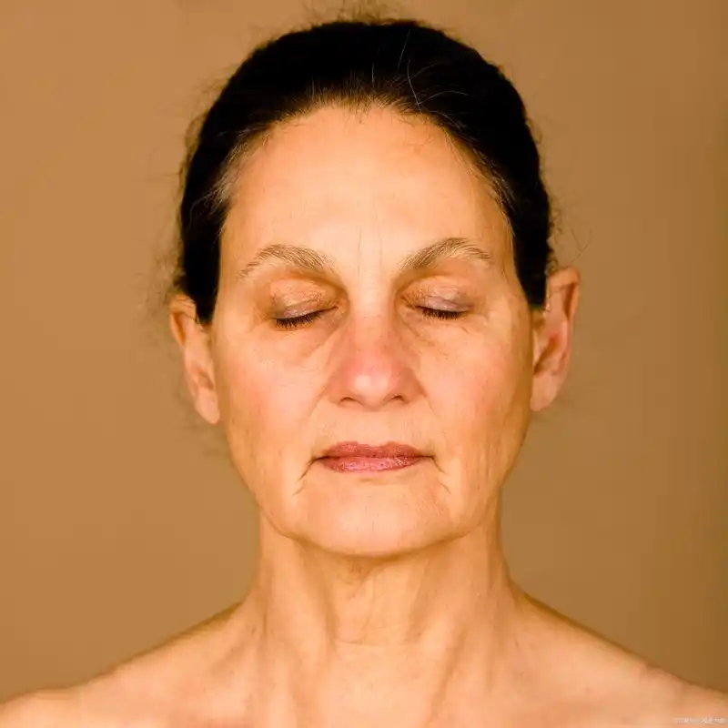 随着年龄的增长,皱纹不可避免地会出现在我们的脸上.