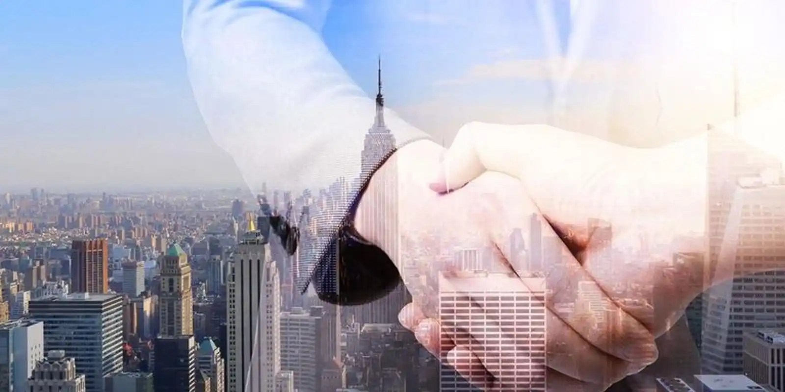 高端商务共赢 今天分享三张高端商务人士合作共赢图片.