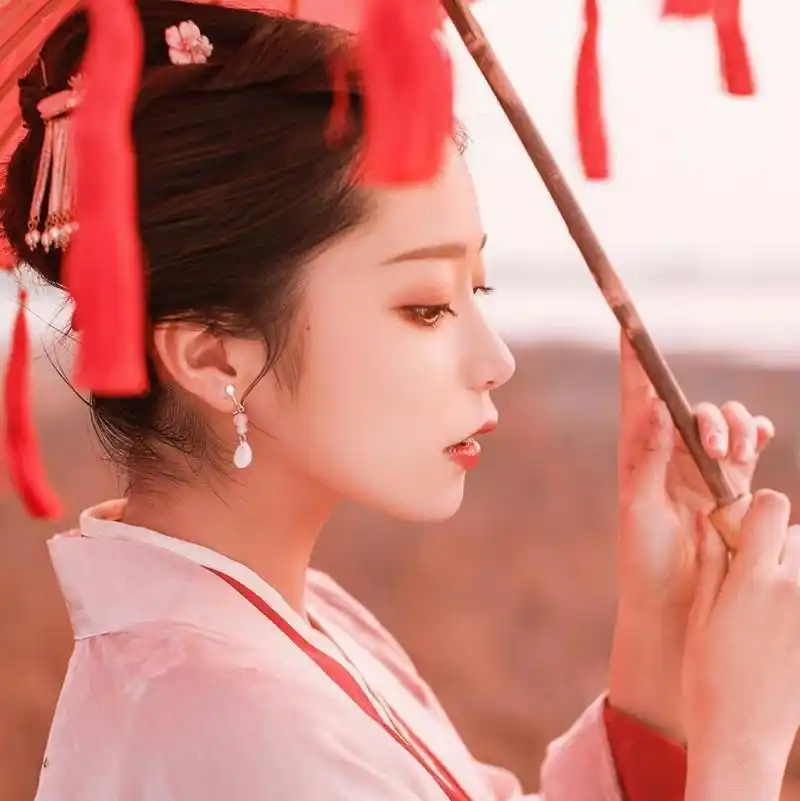 高干:傅医生慢条斯理脱掉自己的衬衫,不是想拍我么?让你拍个够