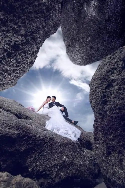 大连纪实拍婚纱照报价表 大连婚纱照团购报价表 大连外景婚纱摄影价位