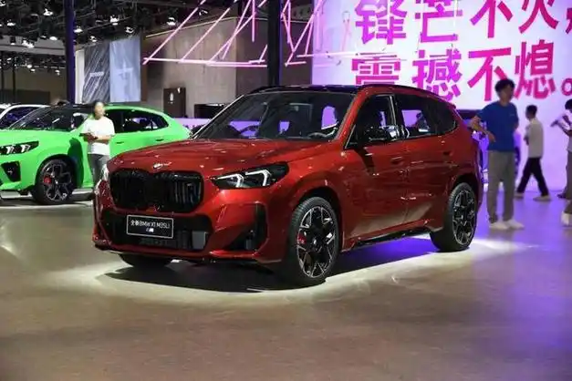 【e汽车】宝马x1将迎来首款m performance版——宝马x1 m35li