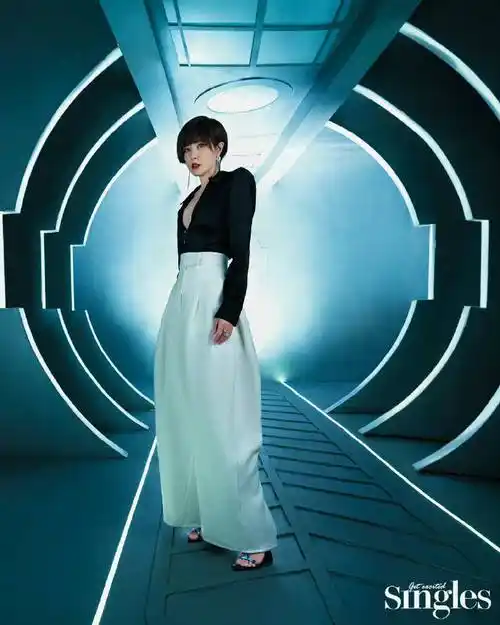 曾黎超话singles magazine 10月刊时装大片,别致的短发造型,简约的