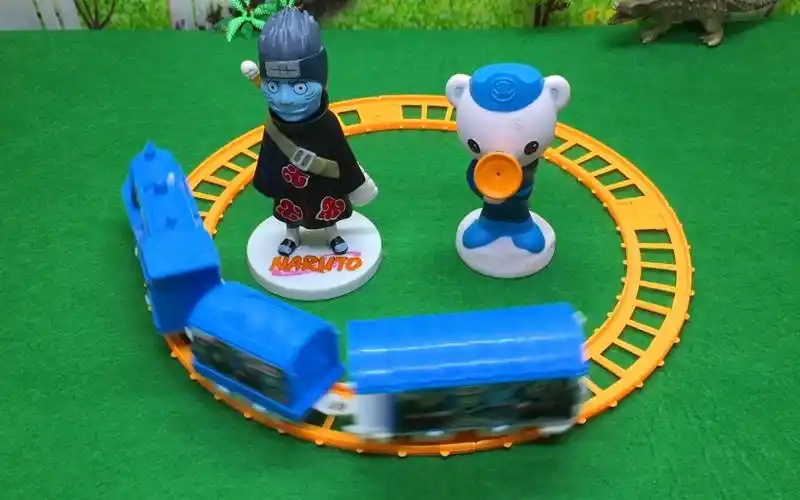 托马斯和他的朋友们轨道小火车玩具视频