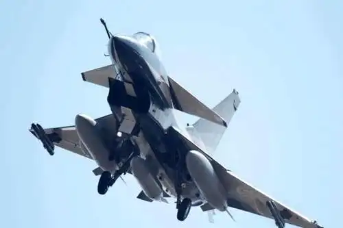 中国向巴铁售最先进战机, 美俄军工开始慌神了