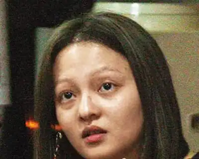 面青唇白眼窝凹陷 揭张韶涵素颜真面目(图)