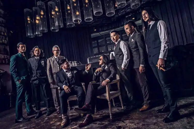 时尚宠儿高筱妖vk百男大秀一抹红