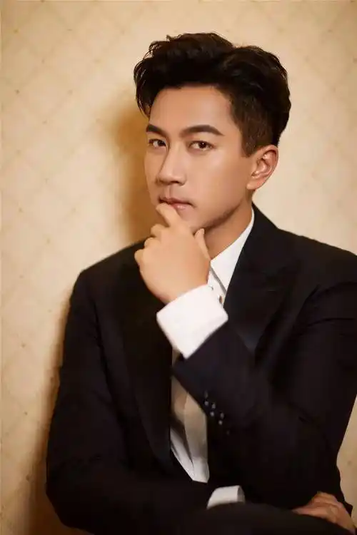 苏有朋与刘恺威:谁是最耀眼的星?_演技_影响力_男星