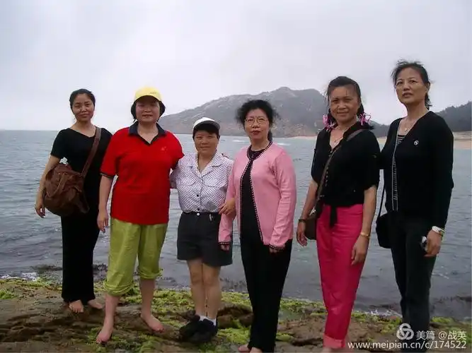 2009年洁思与我和朋友们在双月湾