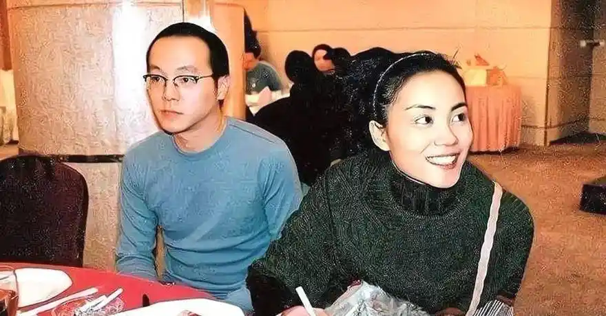 同是窦唯的女儿,王菲和高原的女儿一比,差别就很明显了_窦靖童_成长