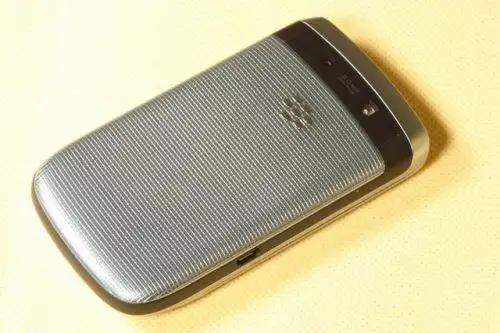 高端商务智能强机 黑莓9810最新报价3550元