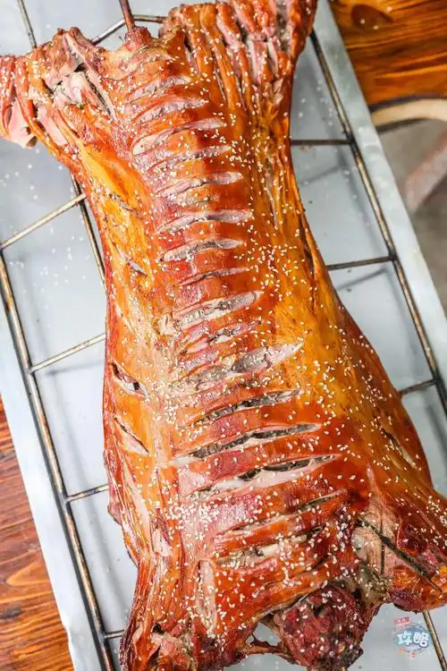 广州人被这只2294公里外的蒙古烤全羊暖化了!