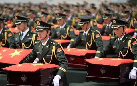 3月28日上午,437中国人民志愿军烈士遗骸被运回沈阳.