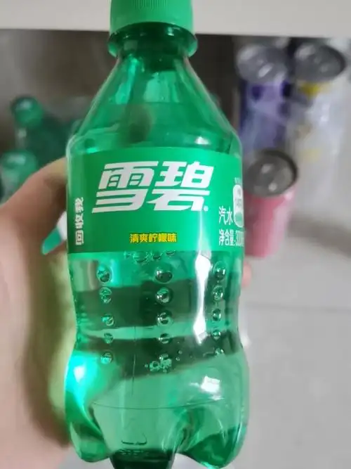 雪碧碳酸饮料