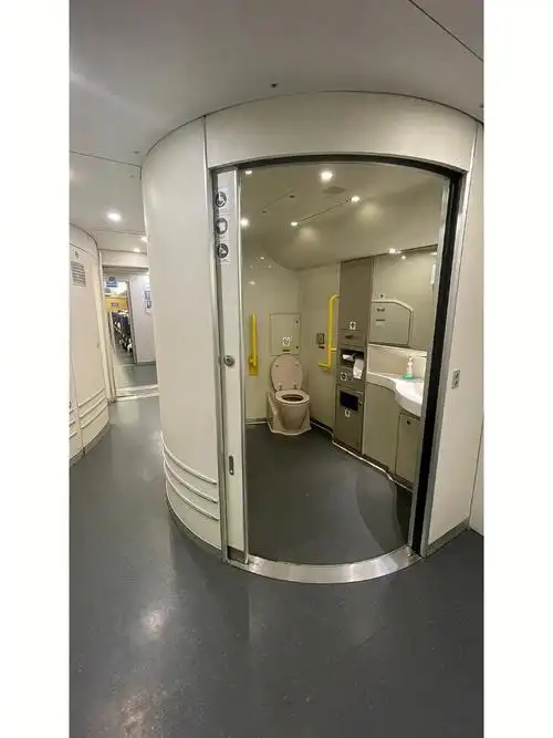 动车上有这人性化小房间真棒