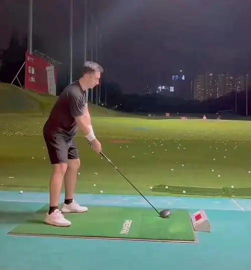 富二代赖俊霖社交号曝光,晒出迷弟视角王心凌,高端生活照惹眼