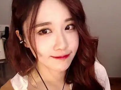 薇薇安这个名字对主播行业有过一定了解的观众想必对她也不陌生,她