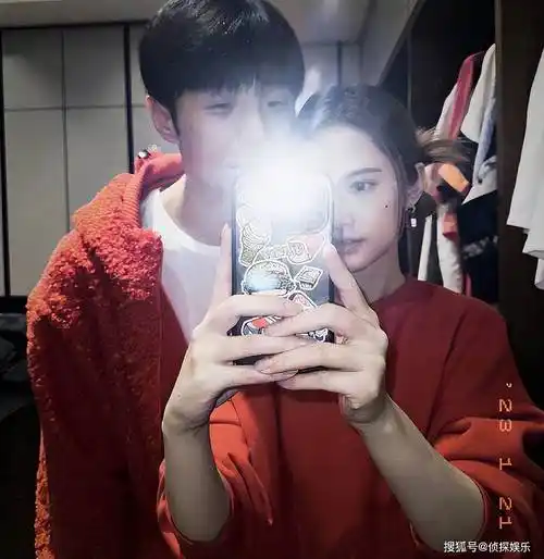 杨丞琳晒新年日常,与李荣浩一起准备年夜饭,夫妻做十道菜好丰盛_老公