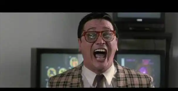 亚洲最大爆炸场面《警察故事2》成龙一挑n黎强权如何蹂躏大哥?