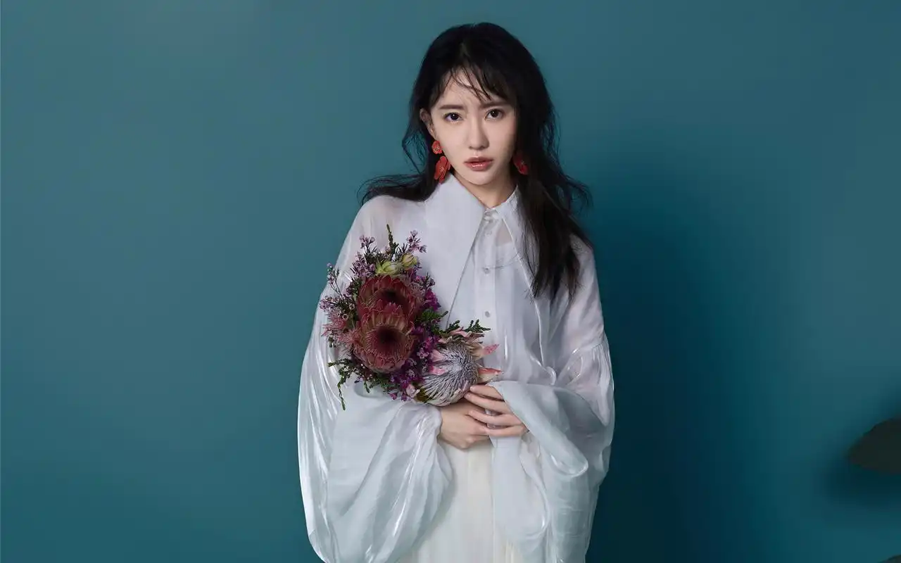 张萌萌杂志写真图片桌面壁纸