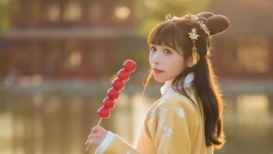 汉服少女糖葫芦可爱写真