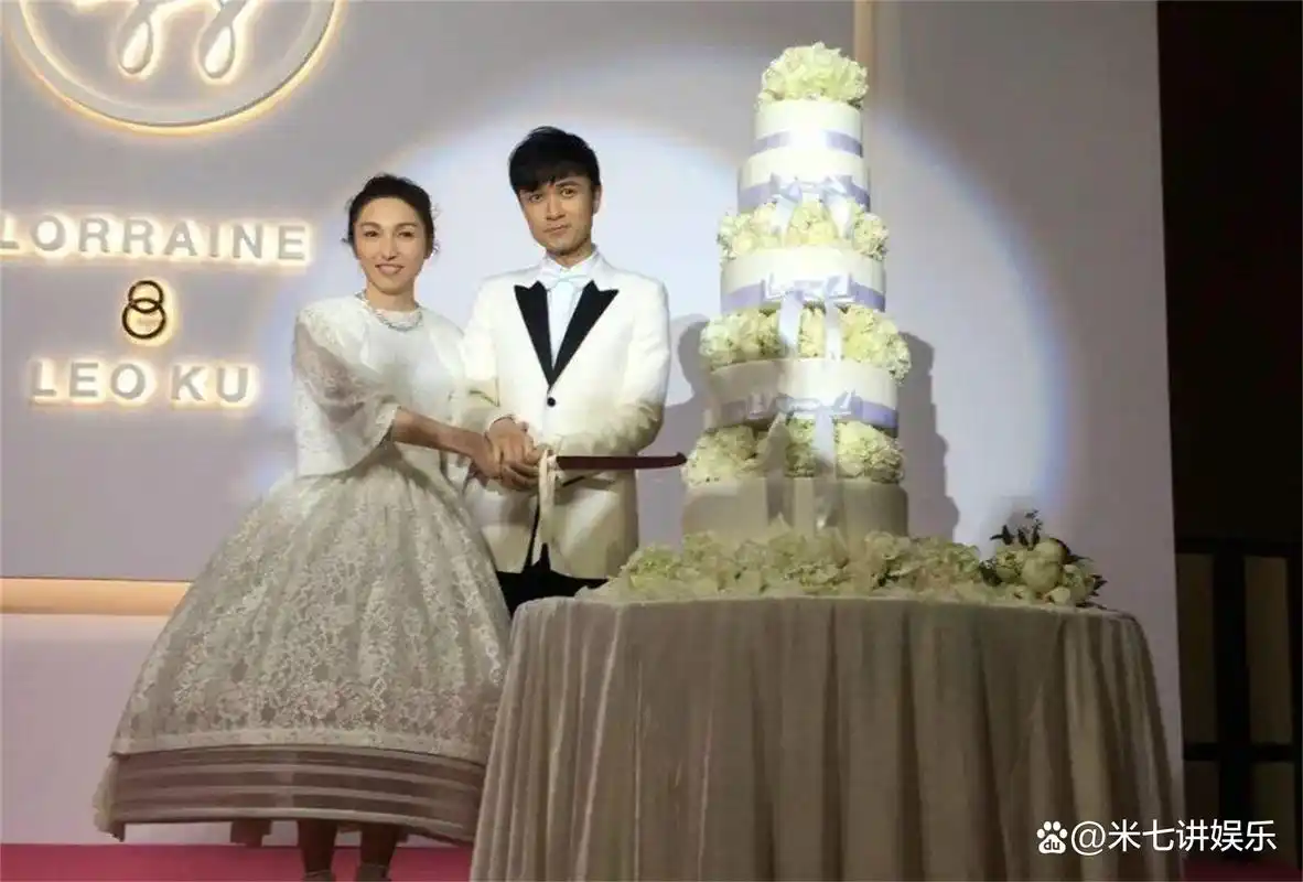 主持界天花板何炅,感情生活一直是个谜,和王菁关系引得粉丝怀疑