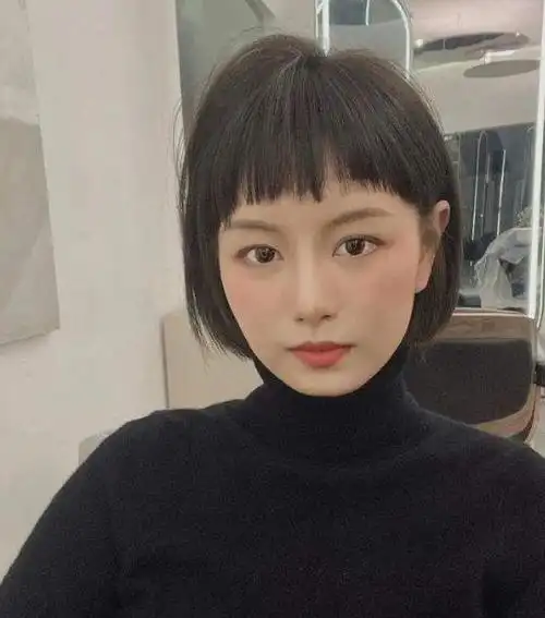 短刘海适合什么脸型 这些脸型剪短刘海更好看_刘海发型 - 美发站