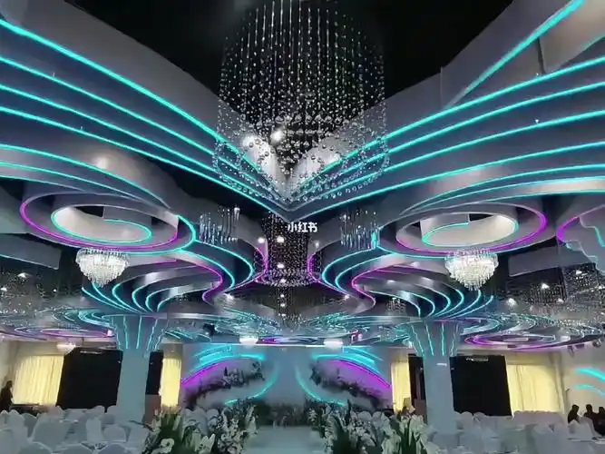 整体造型简单让人超级舒服酒店婚礼宴会厅