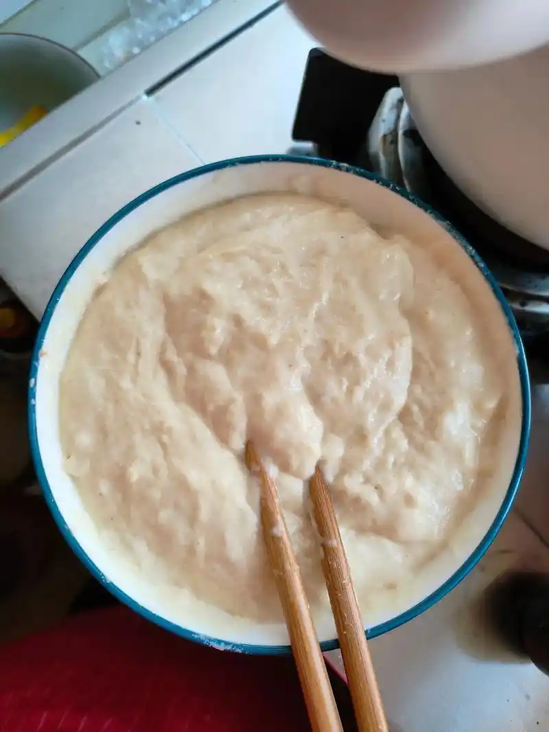 简单的午餐一碗手工的刀削面美食刀削面做法